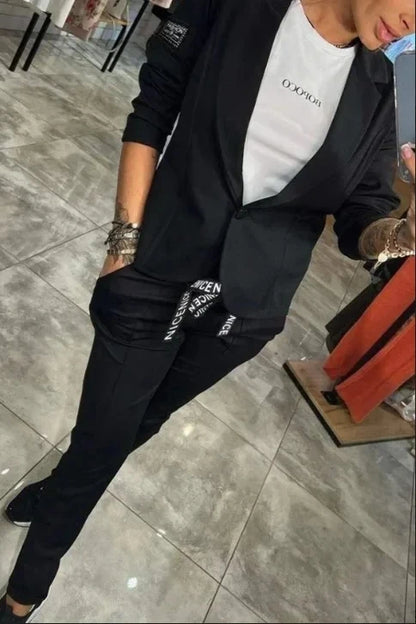 Zestaw damski: sweter zapinany na guziki i spodnie